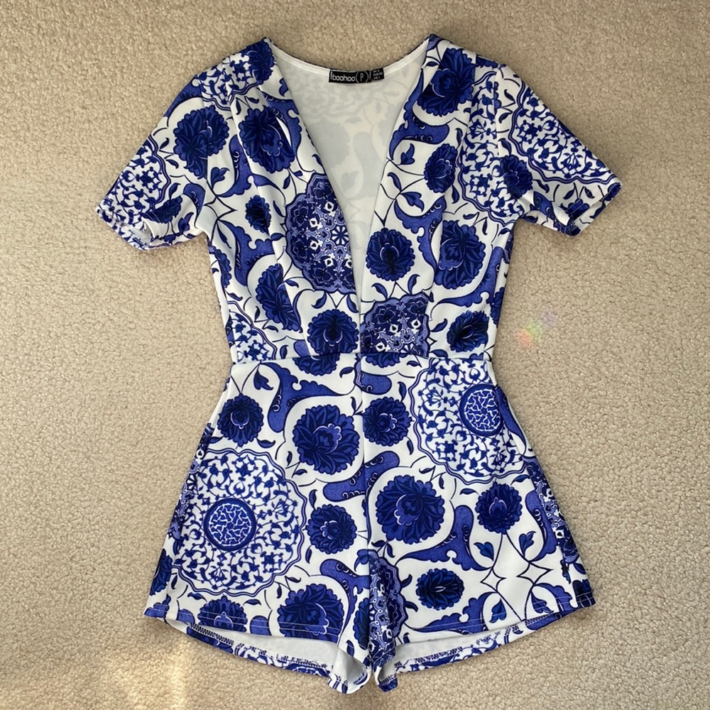 EUC boohoo romper